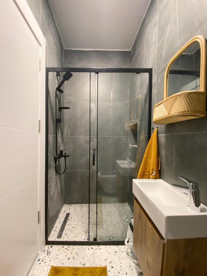 Cosy Flat With A Garden In Central Kadikoy Κωνσταντινούπολη Εξωτερικό φωτογραφία